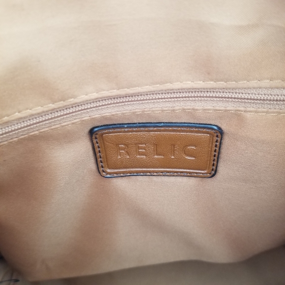 Relic Leather Purse - Convertible with extra strap included - Picture 5 of 5